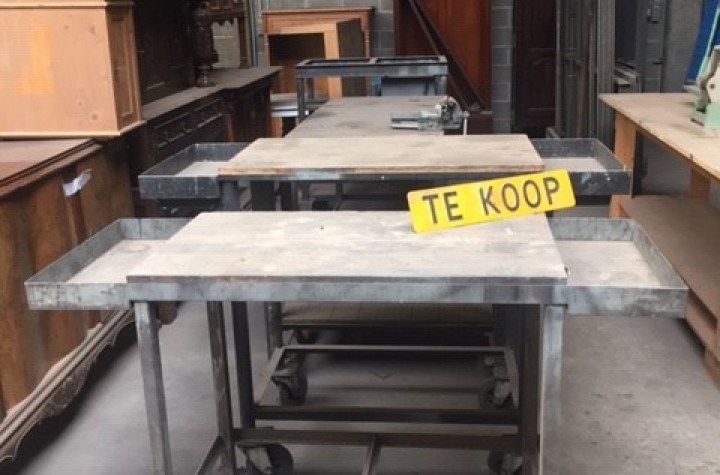 (Mobiele) werktafels - nog maar 1 beschikbaar